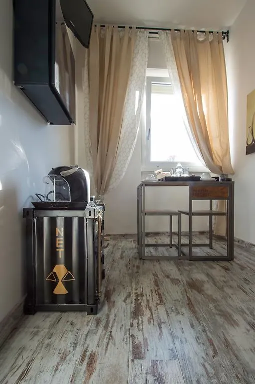 Bed and Breakfast Letto e Latte Roma 2*,  Italia
