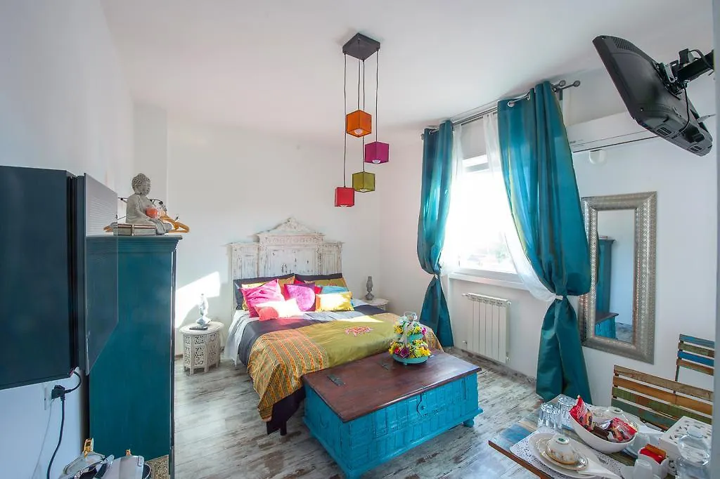 Bed and Breakfast Letto e Latte Roma 2*,  Italia